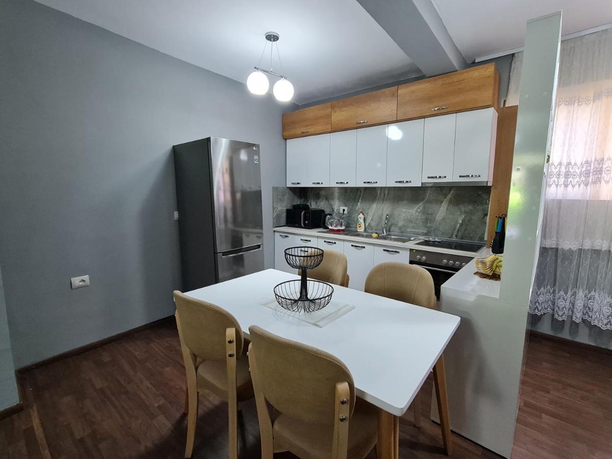Jon'S Apartment ティラナ エクステリア 写真