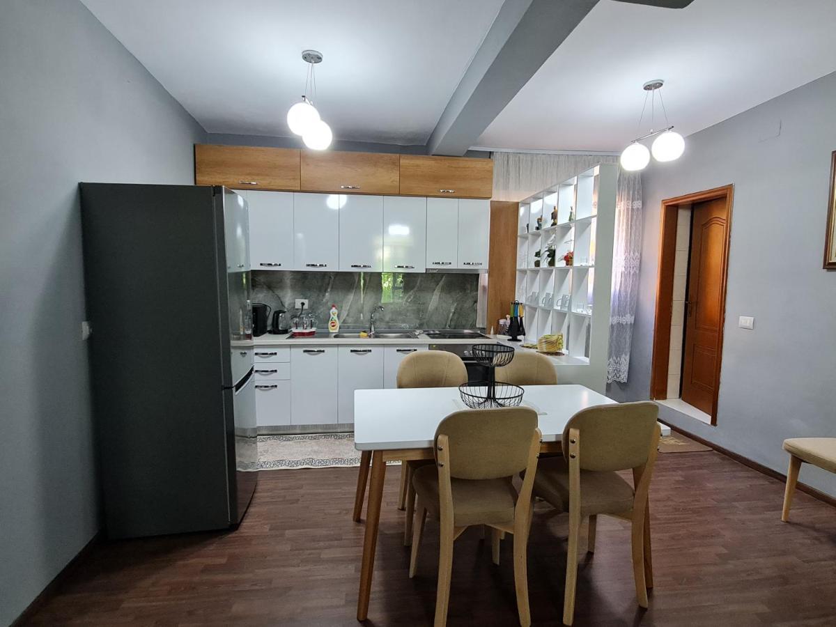 Jon'S Apartment ティラナ エクステリア 写真